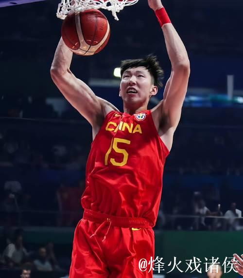 周琦半场12分钟高效表现:拿下6分6篮板1助攻1抢断 周琦半场12分钟高效表现:拿下6分6篮板1助攻1抢断